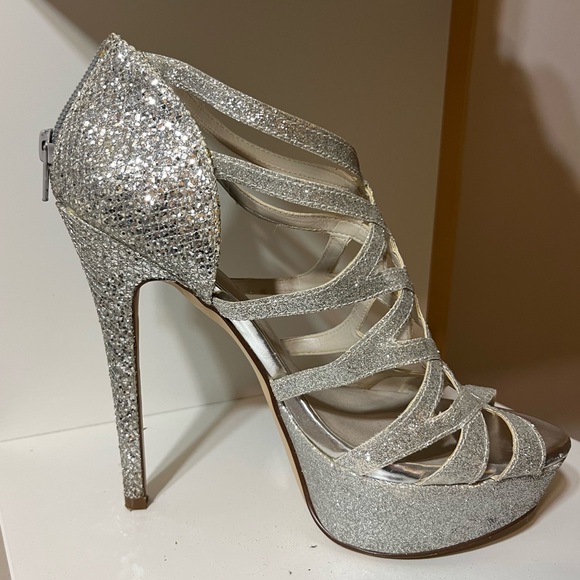 Shiny silver platform heels - Picture 5 of 13